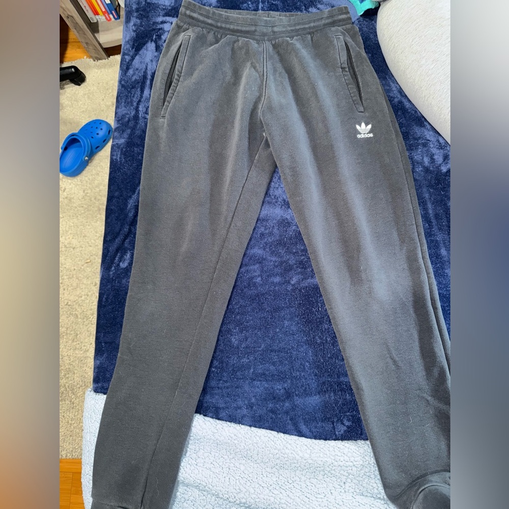 Adidas sweatpants size MEDIUM , Good condition